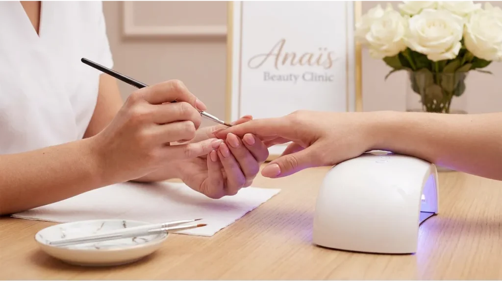 Vernis permanent à Agadir avec brillance et résultat soigné
